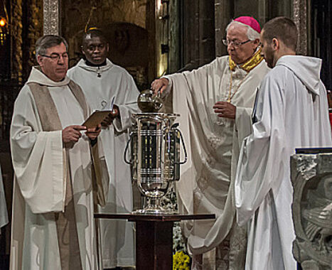 Missa Crismal a la Catedral i benedicció dels Sants Olis