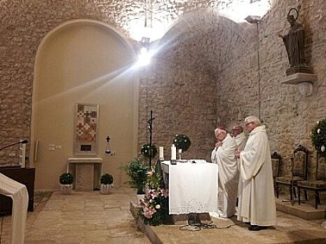 Entrada del nou rector a la parròquia de Sant Martí d’Empúries
