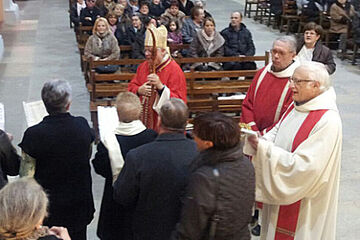 El bisbe Francesc ha estat a Llançà en l'ofici de la festa del patró