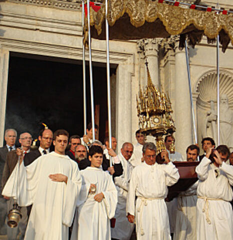 Gran participació a la Missa de Corpus de la Catedral 