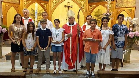 El bisbe Francesc anima als joves confirmats a portar Jesús en la vida diària