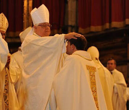 El nostre bisbe a l'ordenació de Mons. X. Novell