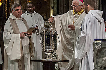 Missa Crismal a la Catedral i benedicció dels Sants Olis