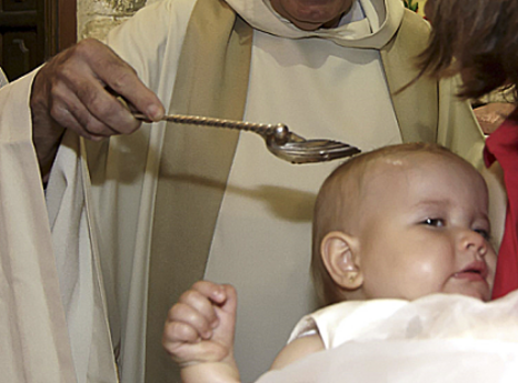 La diòcesi de Girona celebra 2.721 baptismes en un any