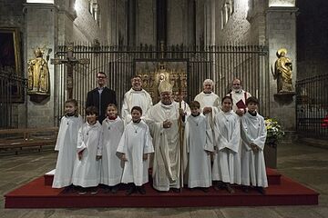 Imposició de creus a l’Escolania de la basílica de Sant Feliu de Girona