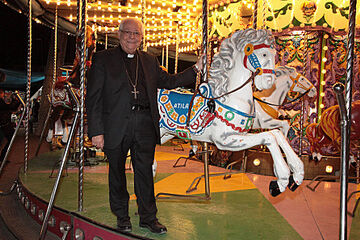 El bisbe visita les Fires de Girona